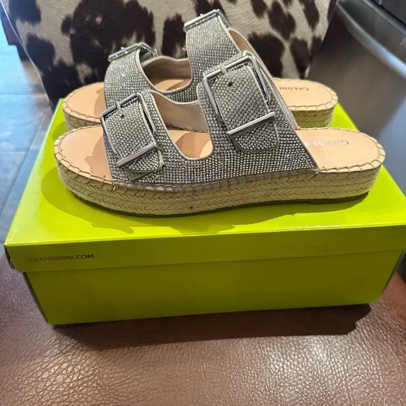NEW Gianni Bini Sparkling Silver Sandals - Picture 5 of 8